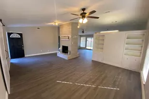 2006 W Northgate Dr, Irving, TX 75062 - Photo 6