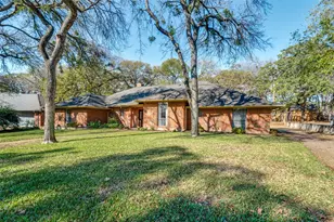737 Newport Rd, Fort Worth, TX 76120 - Photo 2