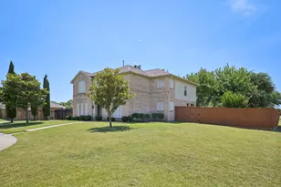 801 Lakedale Ct, Mesquite, TX 75181 - Photo 4