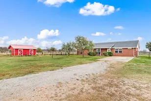 6935 H Lively Rd, Ponder, TX 76259 - Photo 2