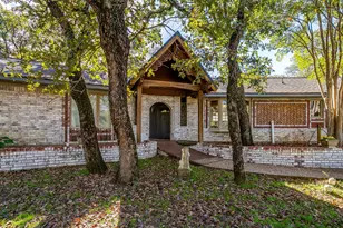 1345 Broad Valley Ct, Burleson, TX 76028 - Photo 2