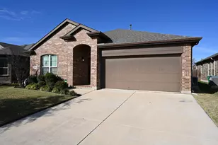 228 Red Fox Ln, Denton, TX 76210 - Photo 2