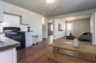 300 S 3rd St, Bonham, TX 75418 - Photo 2