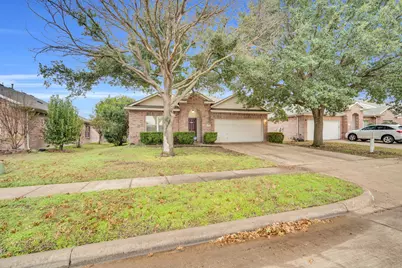 2755 Sun Rise Lane, Grand Prairie, TX 75052 - Photo 2