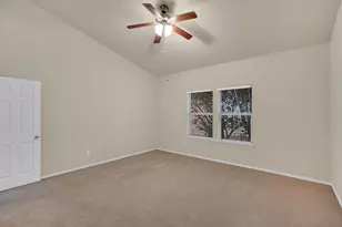2755 Sun Rise Ln, Grand Prairie, TX 75052 - Photo 10