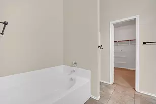 2755 Sun Rise Ln, Grand Prairie, TX 75052 - Photo 12