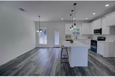 347 Rosemound Street, Commerce, TX 75428 - Photo 2