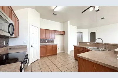 1648 Northview Drive, Grand Prairie, TX 75051 - Photo 8