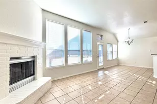 1648 Northview Dr, Grand Prairie, TX 75051 - Photo 4