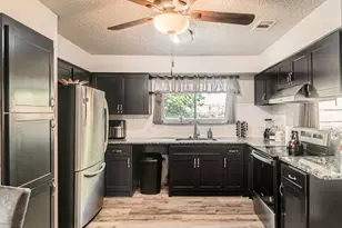 3719 French Wood Dr, Arlington, TX 76016 - Photo 6