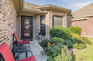 2937 Mayfair Ln, Lancaster, TX 75134 - Photo 2