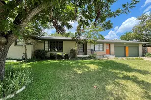 4616 Selkirk Dr, Fort Worth, TX 76109 - Photo 2