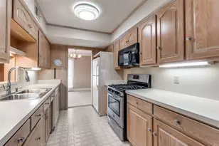 2977 Selma Ln, Farmers Branch, TX 75234 - Photo 12