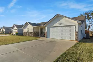 413 Whitney Ct, Rio Vista, TX 76093 - Photo 4
