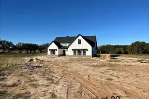 320 Jonny Boy Wy, Springtown, TX 76082 - Photo 1