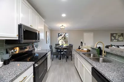 1701 Dorchester Drive, Arlington, TX 76014 - Photo 10