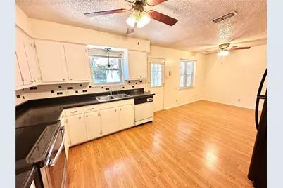 901 W Star Street, Gainesville, TX 76240 - Photo 6