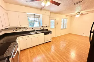 901 W Star St, Gainesville, TX 76240 - Photo 6