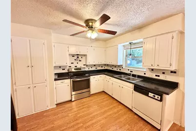 901 W Star Street, Gainesville, TX 76240 - Photo 4