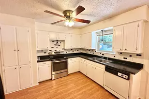 901 W Star St, Gainesville, TX 76240 - Photo 4