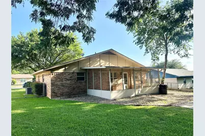 901 W Star Street, Gainesville, TX 76240 - Photo 16