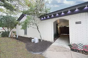 2708 Foxcroft Cir, Denton, TX 76209 - Photo 2