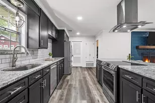 5704 Silver Lake Cir, Waco, TX 76710 - Photo 12