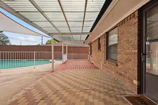 2915 Touraine Dr, Dallas, TX 75211 - Photo 32