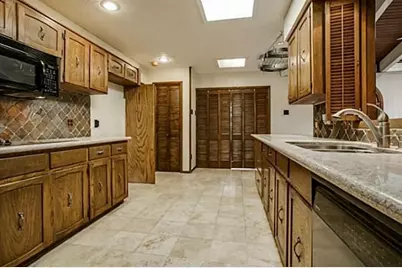 3309 Hollow Creek Road, Arlington, TX 76001 - Photo 30