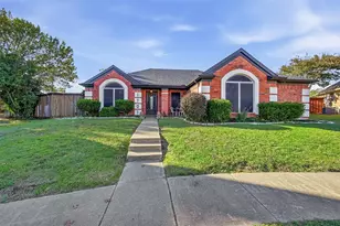 1701 Prairie Creek Ct, Garland, TX 75040 - Photo 2