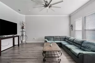 808 E 6th St, Bonham, TX 75418 - Photo 4