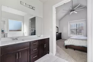 808 E 6th St, Bonham, TX 75418 - Photo 8