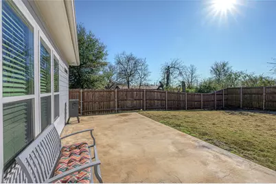 808 E 6th Street, Bonham, TX 75418 - Photo 30