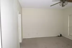 2240 Arbor Creek Dr, Carrollton, TX 75010 - Photo 14