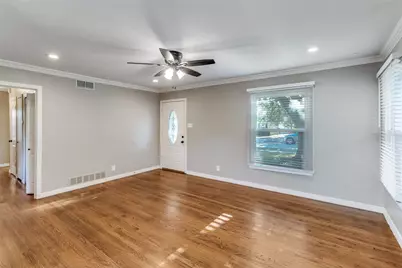 528 Hambrick Road, Dallas, TX 75218 - Photo 4