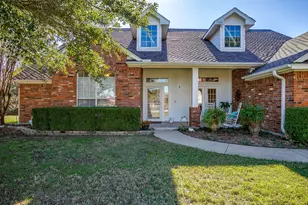 126 Hunters Glen Dr, Waxahachie, TX 75167 - Photo 2