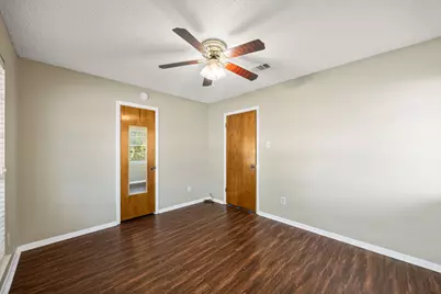 7258 Brentwood Stair Road, Fort Worth, TX 76112 - Photo 16