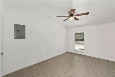 316 W 7th Street #104, Mt Pleasant, TX 75455 - Photo 6