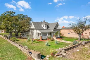 112 S Evans St, Boyd, TX 76023 - Photo 30