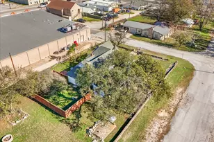 112 S Evans St, Boyd, TX 76023 - Photo 32
