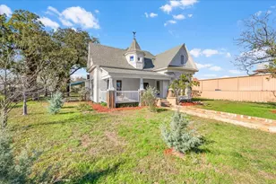 112 S Evans St, Boyd, TX 76023 - Photo 38