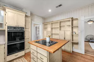 112 S Evans St, Boyd, TX 76023 - Photo 18