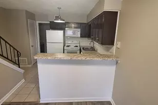 805 N Oak St, Arlington, TX 76011 - Photo 2