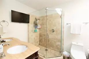 11850 High Valley Dr, Dallas, TX 75234 - Photo 16