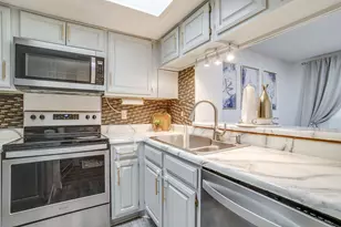 2117 Park Willow Ln, Arlington, TX 76011 - Photo 12
