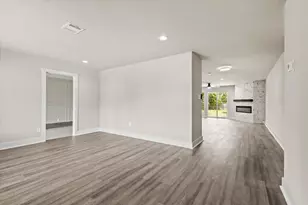 5629 Maceo Ln, Fort Worth, TX 76112 - Photo 8