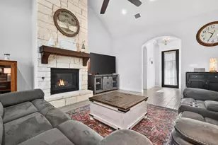 1019 Anna Cir, Granbury, TX 76048 - Photo 20