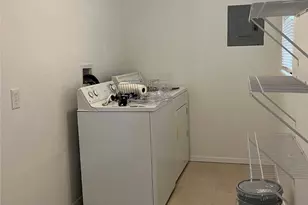 814 W Bridge St, Granbury, TX 76048 - Photo 6