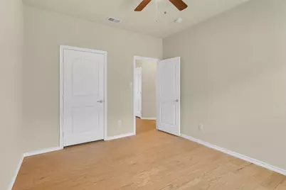 659 Owen Trail, Grand Prairie, TX 75051 - Photo 10