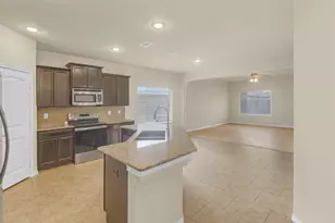 659 Owen Trail, Grand Prairie, TX 75051 - Photo 4